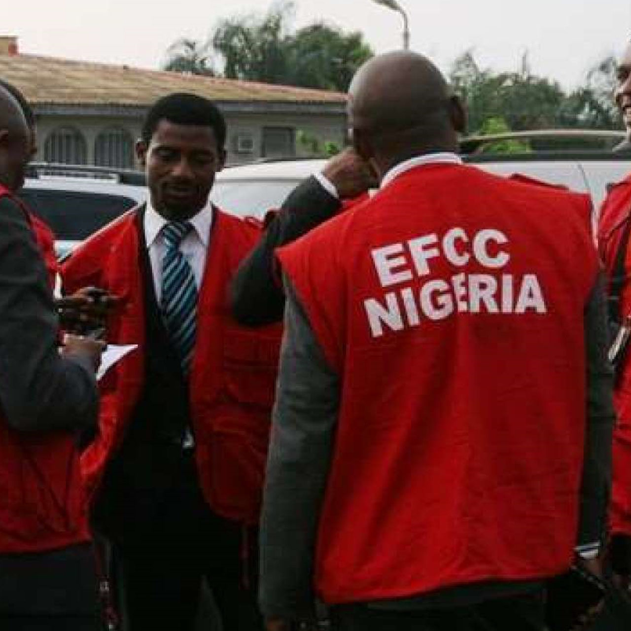 EFCC raid streets, arrests illegal money changers as effort to save the naira takes new shape