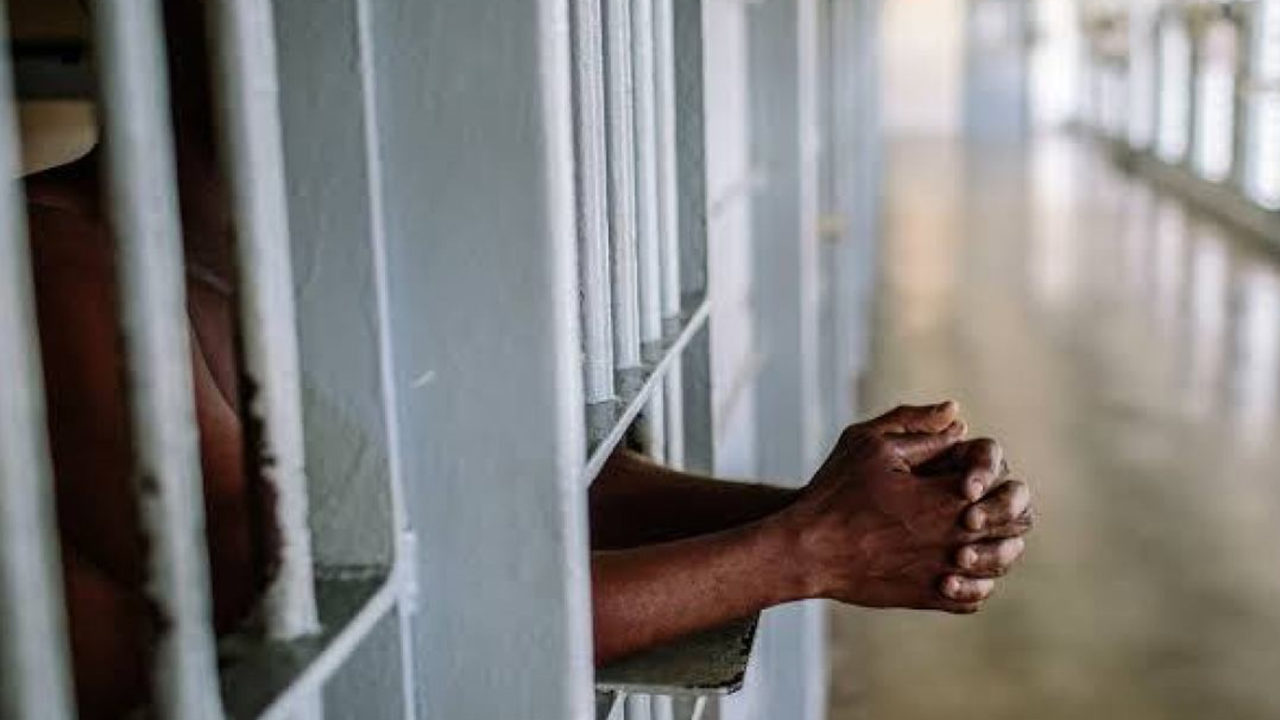 Oyo Comptroller lands in jailed over alleged N25m fraud