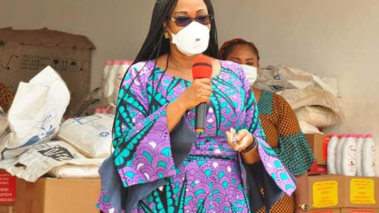 COVID-19 PALLIATIVES: First Lady Enugu State in Collaboration with Unilever Distributes Toiletries to the Less Privileged