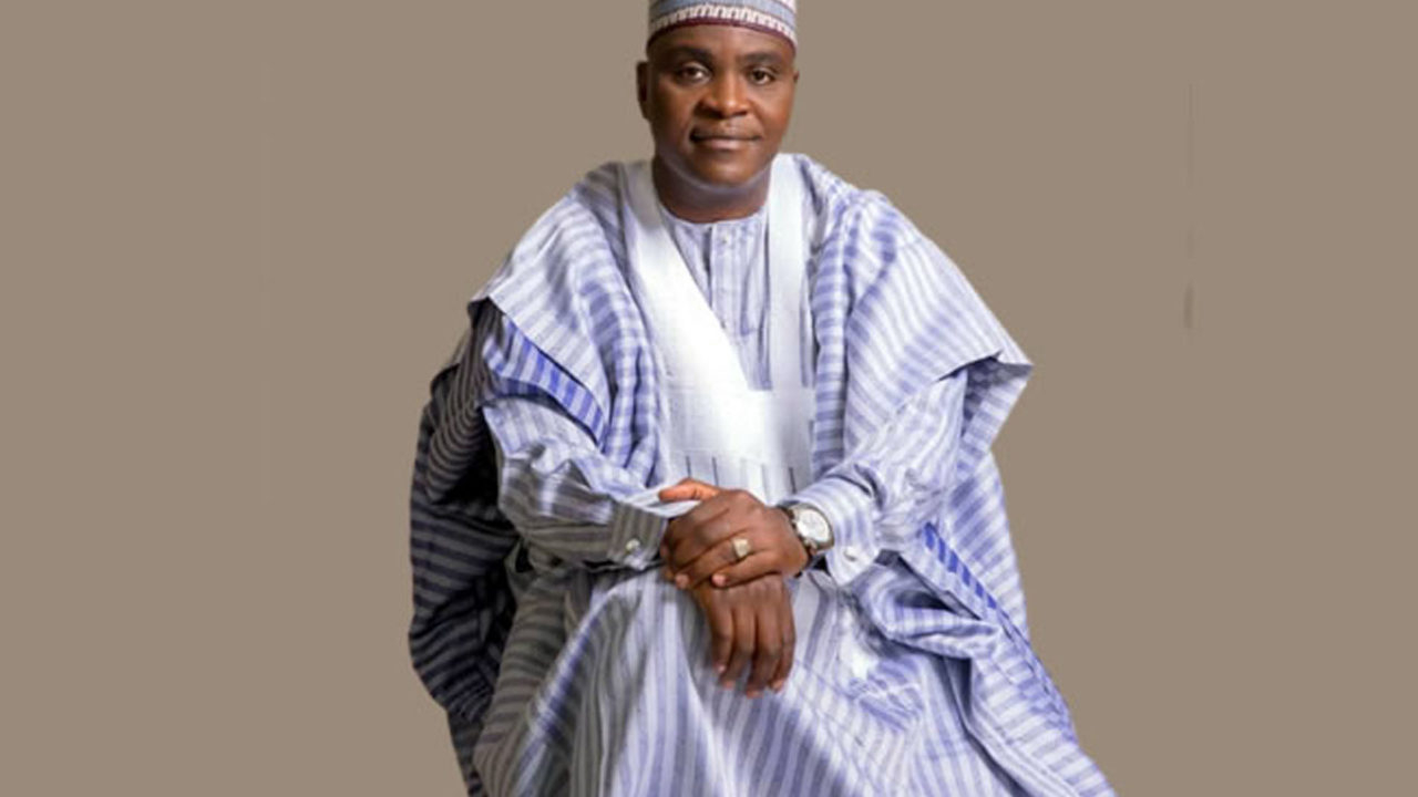 Foundation Donates Land, Farm Implements to Farmers in Kwara