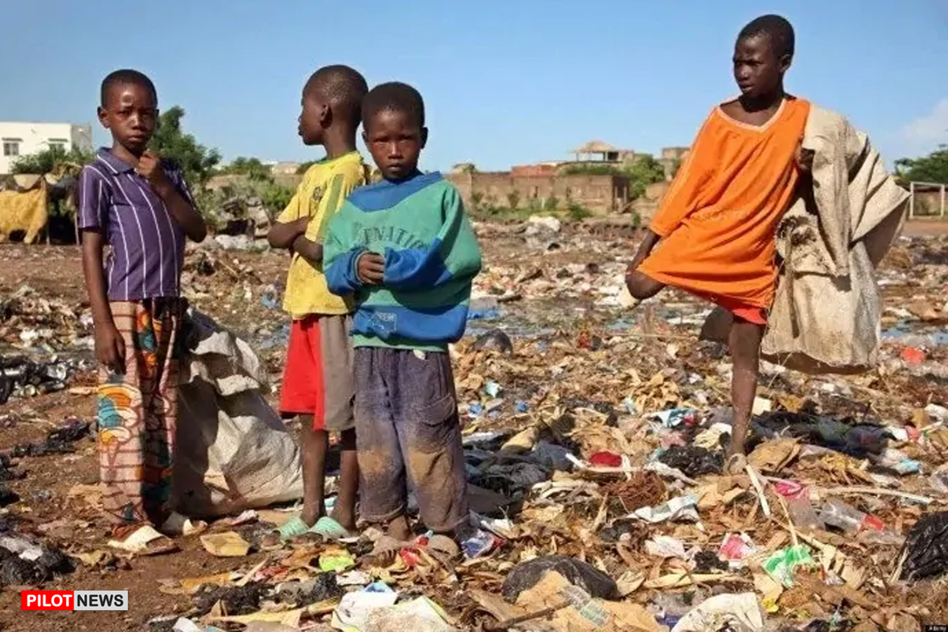 They lives in africa. Африканские жители бедные.
