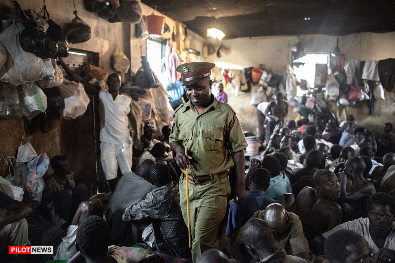 https://www.westafricanpilotnews.com/wp-content/uploads/2020/04/Prisons-A-prison-officer-checks-the-prisoners-in-their-cell-03-1280x853.jpg