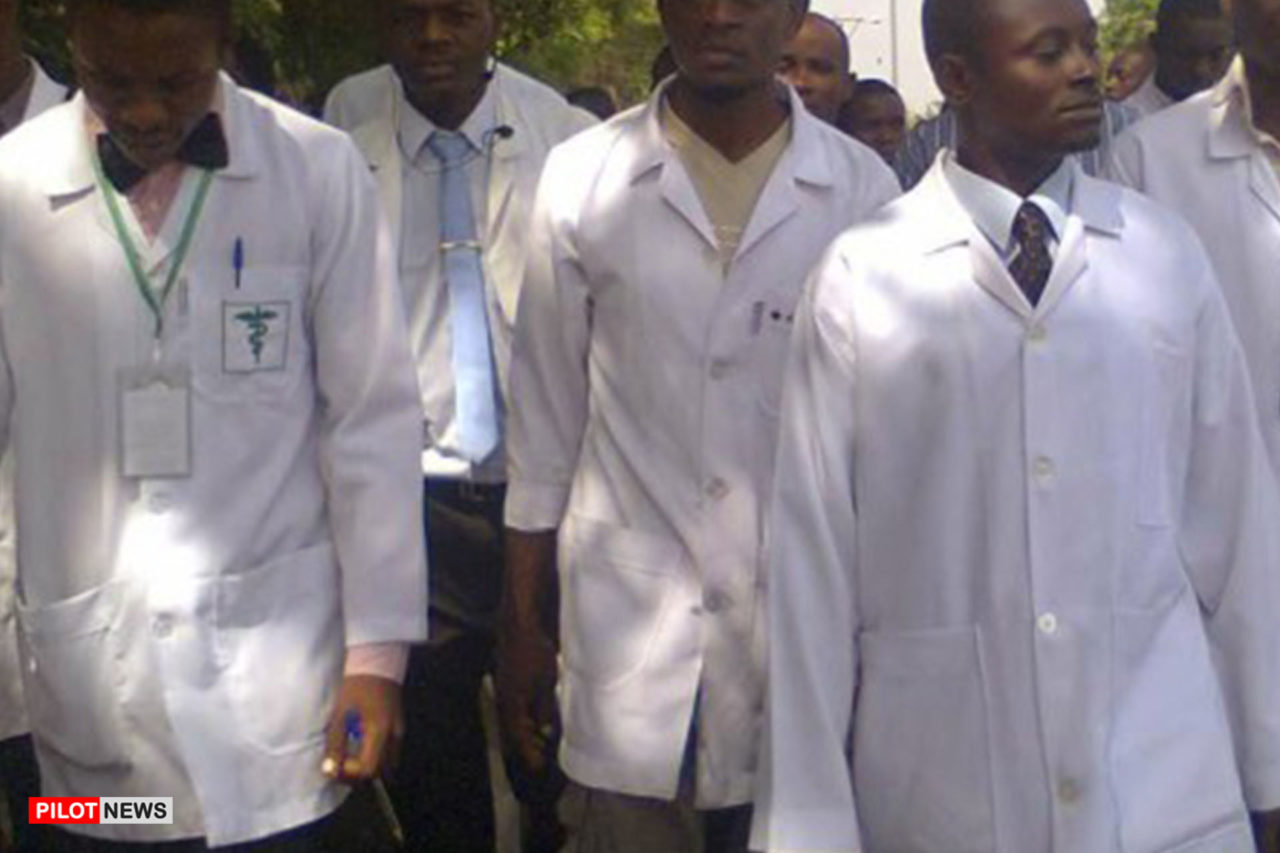 https://www.westafricanpilotnews.com/wp-content/uploads/2020/05/Doctors-NMA-Doctors-strike-Nigeria-05-20-20-1280x853.jpg