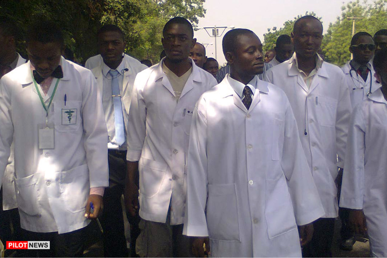 https://www.westafricanpilotnews.com/wp-content/uploads/2020/06/Bayelsa-Resident-Doctors-06-1280x853.jpg