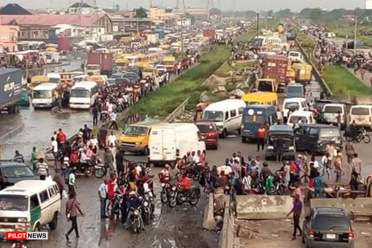 https://www.westafricanpilotnews.com/wp-content/uploads/2020/08/Lagos-Badagry-Expressway-Gridlock_1-1280x853.jpg