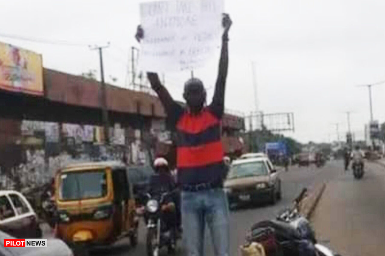 https://www.westafricanpilotnews.com/wp-content/uploads/2020/09/Protest-Lone-Man-Protest-Petrol-Price-hike-in-Ibadan-9-3-20-1280x853.jpg