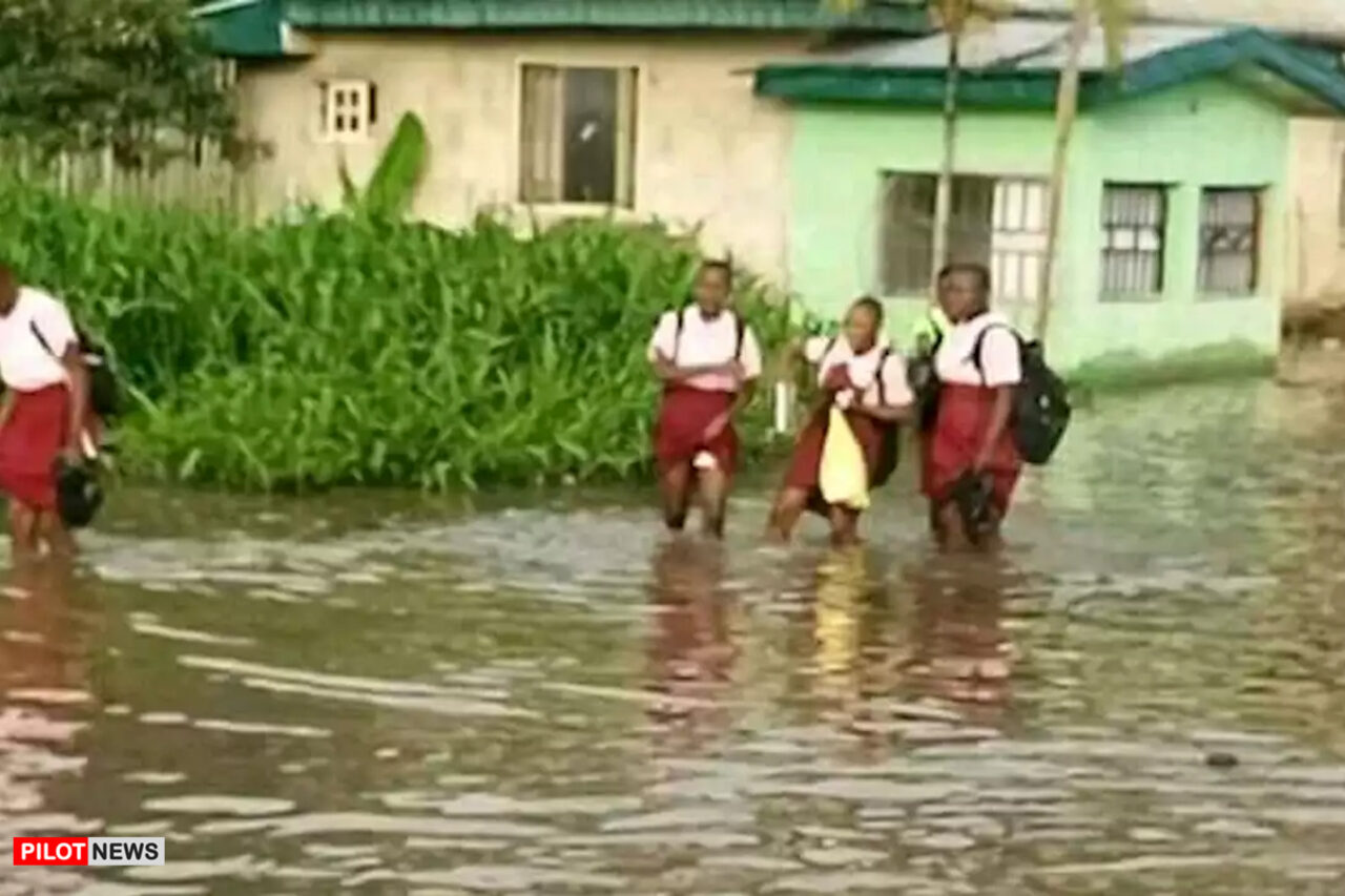 https://www.westafricanpilotnews.com/wp-content/uploads/2020/10/Flooding-School-children-wade-through-flood-1280x853.jpg