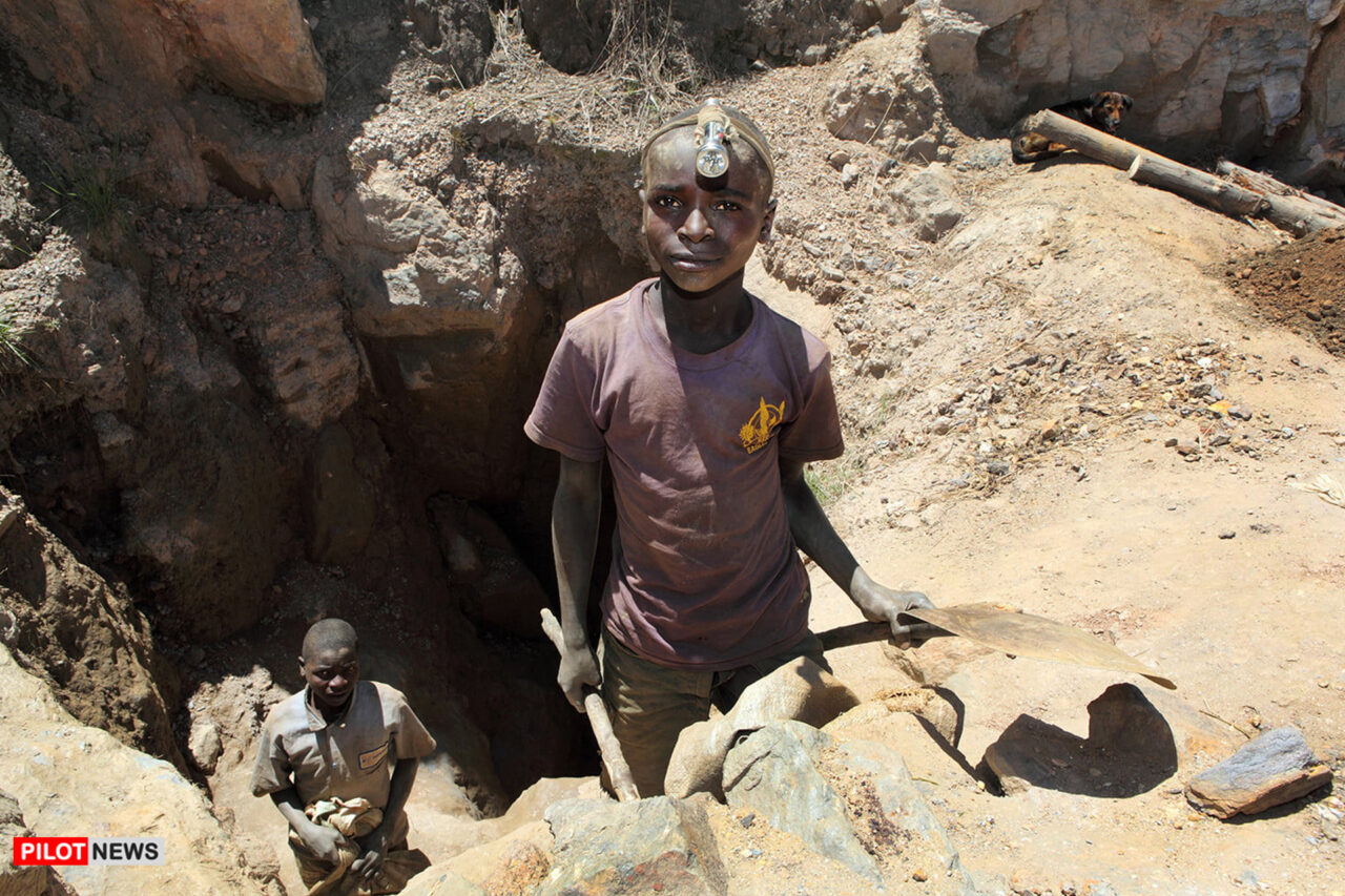 https://www.westafricanpilotnews.com/wp-content/uploads/2020/10/Mining-Colbalt-DRC-Child-Labor-10-30-20-1280x853.jpg