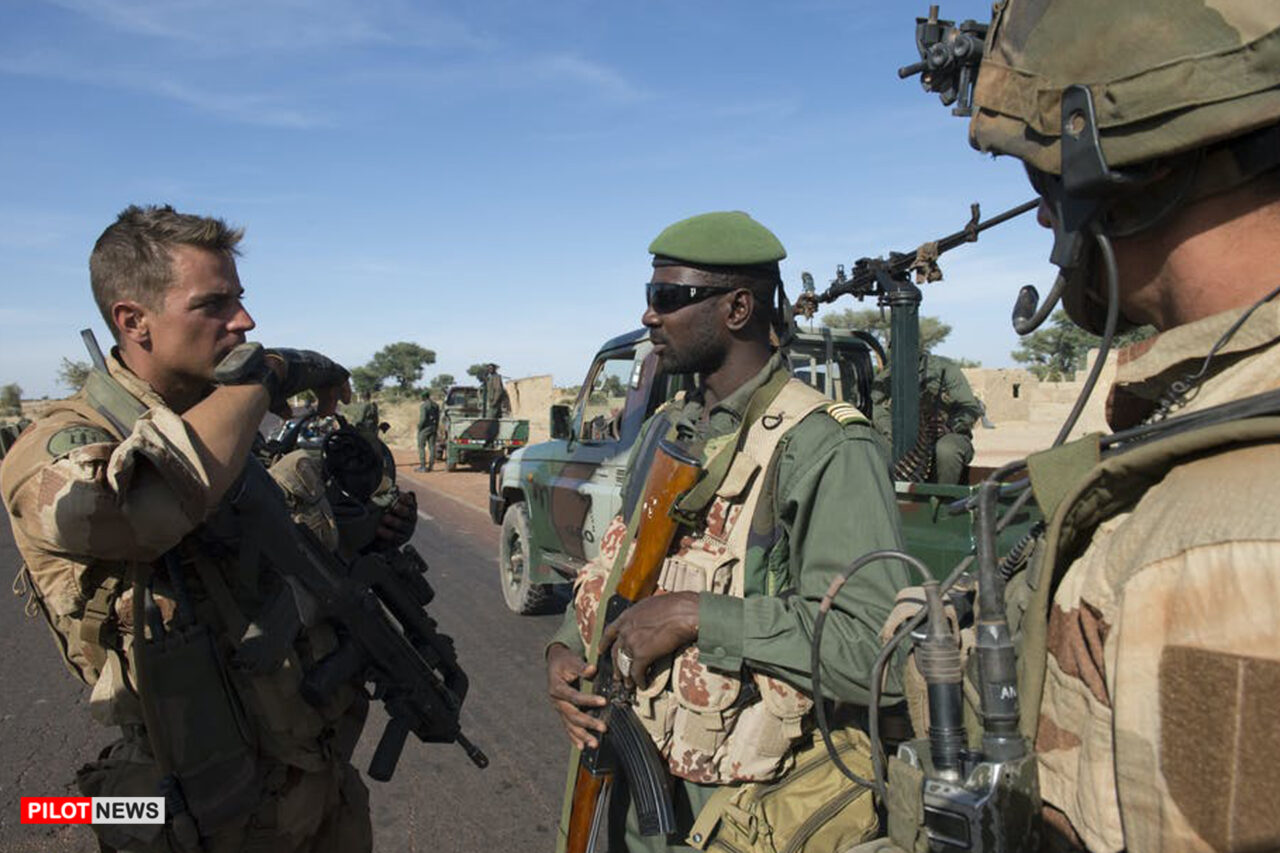 https://www.westafricanpilotnews.com/wp-content/uploads/2020/10/Niger-Foreign-Soldier-Train-Local-Soldiers-File-1280x853.jpg
