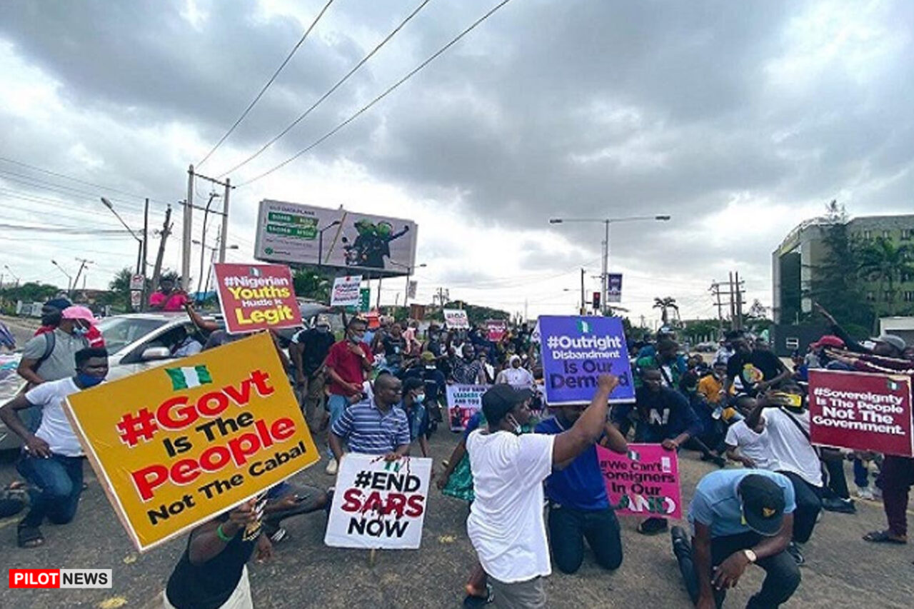 https://www.westafricanpilotnews.com/wp-content/uploads/2020/10/Nnewi-Endsars-Protest_10-22-10_2-1280x853.jpg