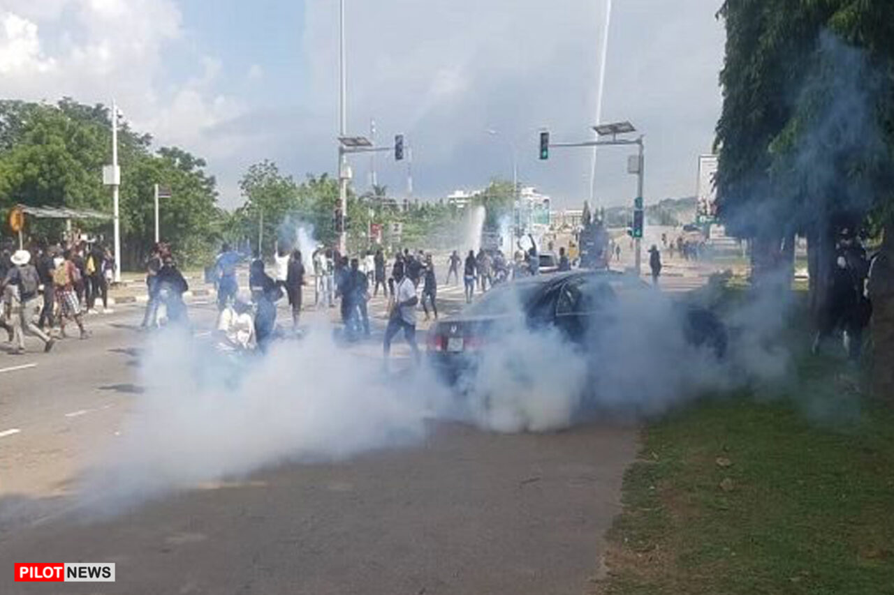 https://www.westafricanpilotnews.com/wp-content/uploads/2020/10/Vandalism-SARS-Protest-Jabi-Motor-Park-Attack-10-14-20-1280x853.jpg