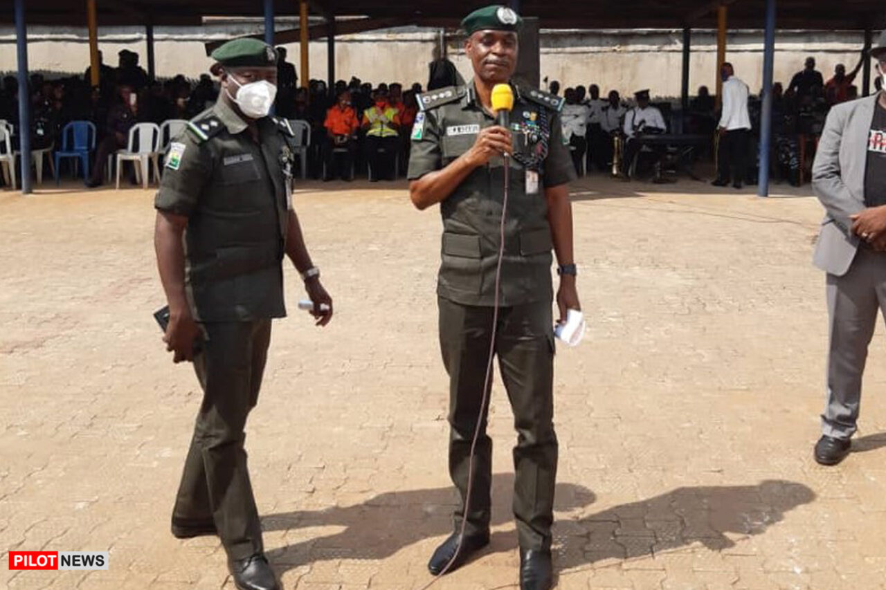 https://www.westafricanpilotnews.com/wp-content/uploads/2020/12/Police-IGP-Mohammed-Adamu-addressing-the-audience-at-Police-Headquaters-Awka-12-9-20-1280x853.jpg