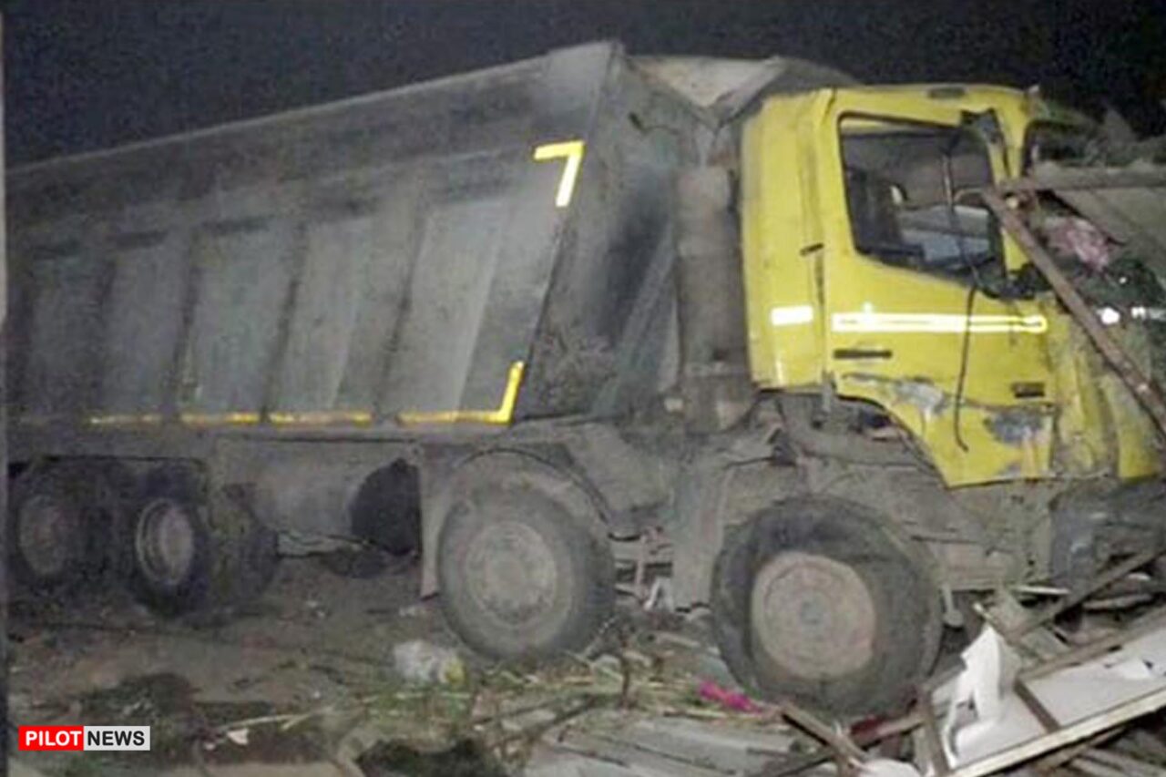 https://www.westafricanpilotnews.com/wp-content/uploads/2021/01/India-Truck-crushes-15-sleeping-workers-in-India-1-20-21-1280x853.jpg