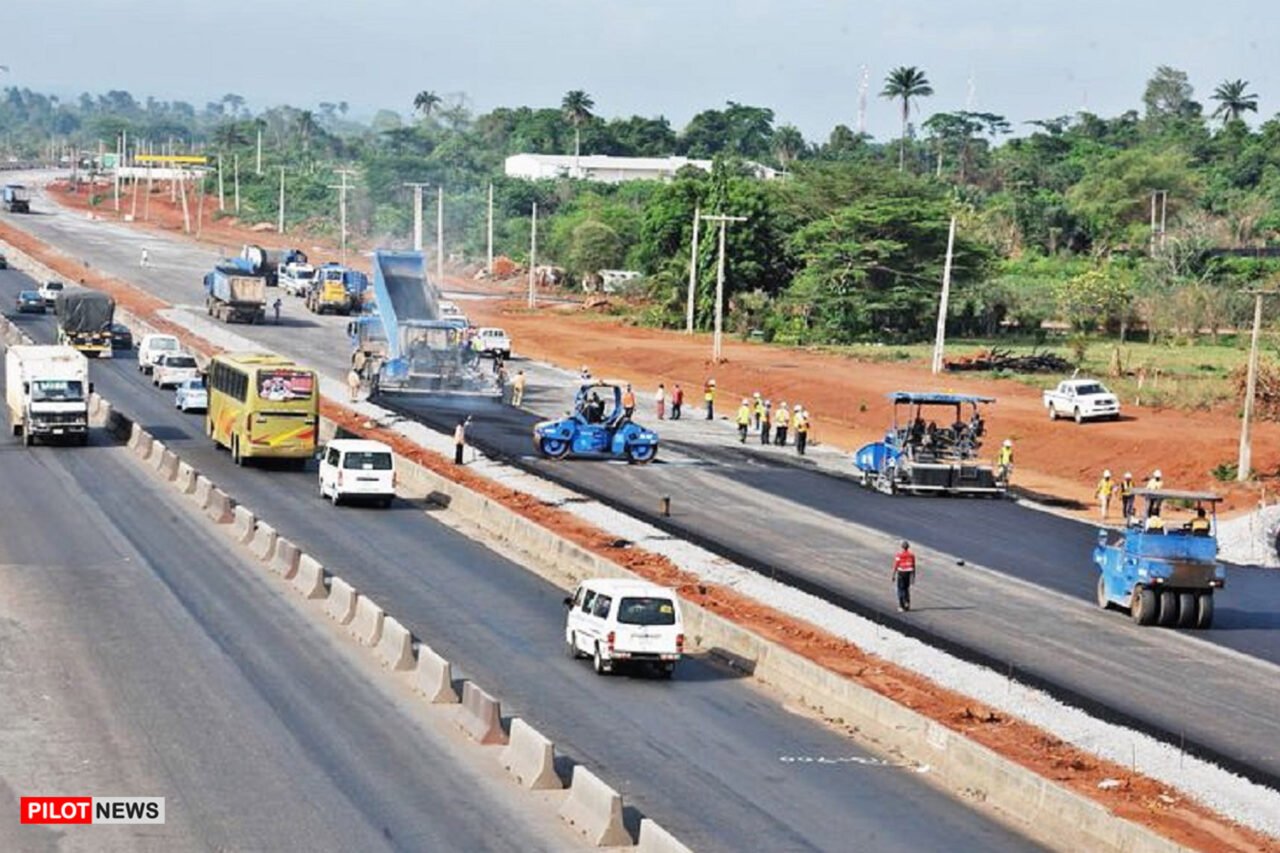 https://www.westafricanpilotnews.com/wp-content/uploads/2021/01/Roads-Lagos-Ibadan-Expressway-construction-1-17-21-1280x853.jpg
