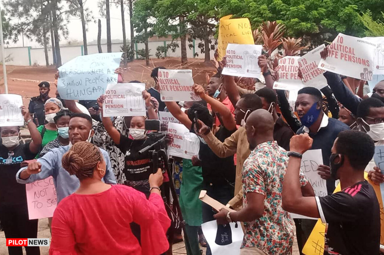 https://www.westafricanpilotnews.com/wp-content/uploads/2021/03/Protest-Enugu-Youths-Protest-Against-Ex-Governors-Pension-Bill-3-16-21_3-1280x853.jpg