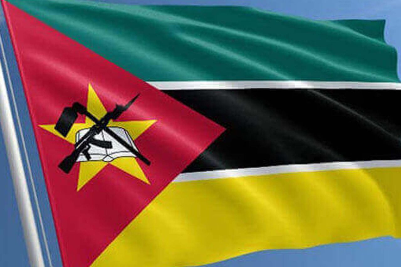 https://www.westafricanpilotnews.com/wp-content/uploads/2021/05/Mozambique-flag_File-1280x853.jpg