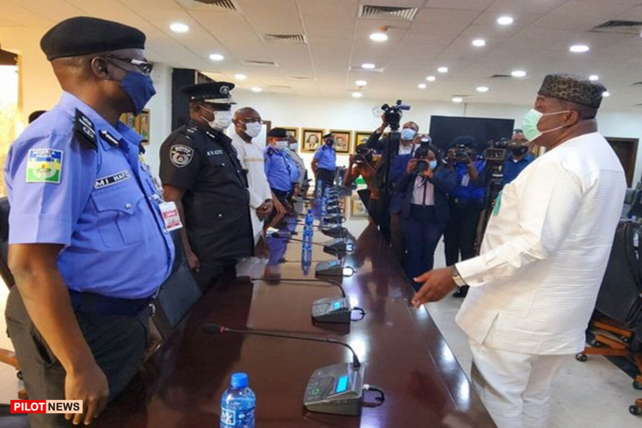 https://www.westafricanpilotnews.com/wp-content/uploads/2021/06/Insecurity-Southeast-stakeholders-meeting-with-security-officers-in-Enugu-in-April-25-2021_File-1-1280x853.jpg
