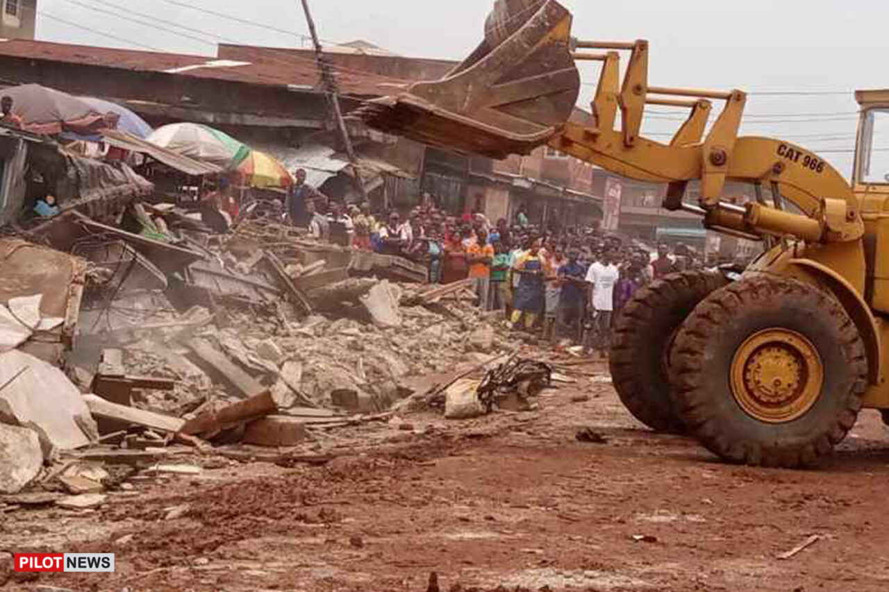 https://www.westafricanpilotnews.com/wp-content/uploads/2021/08/Agbakpa-Market-Enugu-being-distroyed-by-government-8-13-21-1280x853.jpg