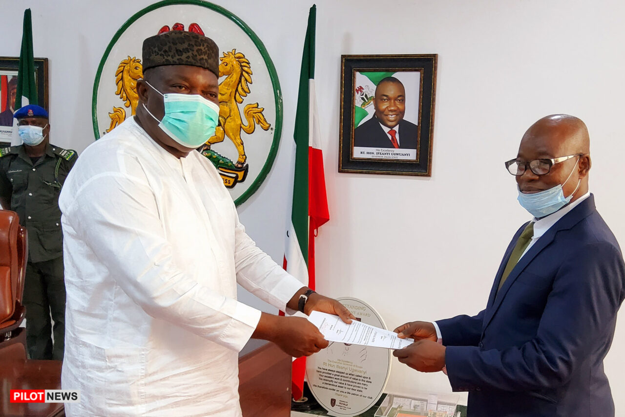 https://www.westafricanpilotnews.com/wp-content/uploads/2021/12/Gov.-Ugwuanyi-and-Ag.-Chief-Judge-Ozoemena-at-the-swearing-in-ceremony_WAP-1280x853.jpg