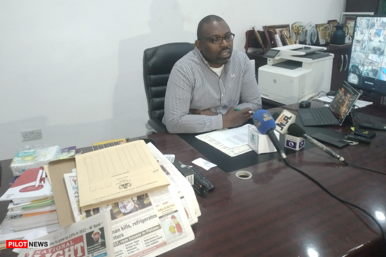 https://www.westafricanpilotnews.com/wp-content/uploads/2022/01/Dr.-David-Nzekwu-addressing-pressmen-in-his-office_WAP-1280x853.jpg