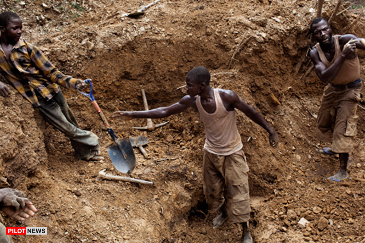 https://www.westafricanpilotnews.com/wp-content/uploads/2022/01/Mining-illegal-mining-miners_File-1280x853.jpg