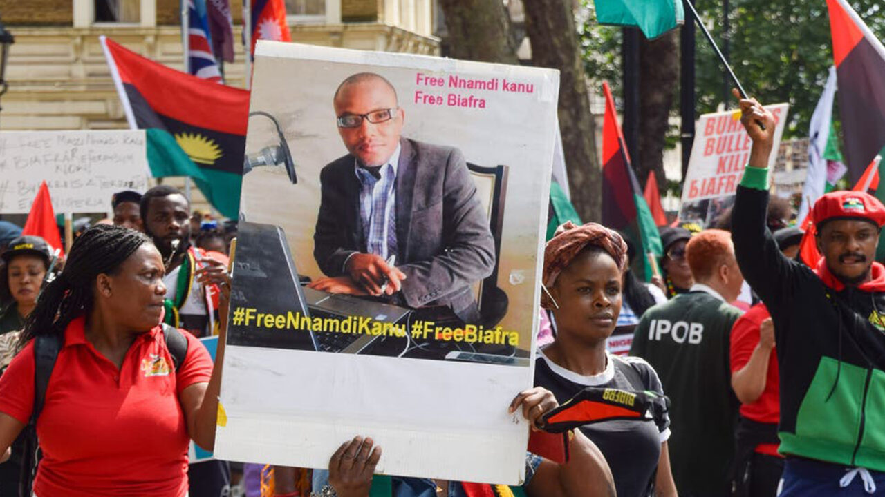 https://www.westafricanpilotnews.com/wp-content/uploads/2022/02/IPOB-supporters-with-banner-protesting-the-arest-of-Nnamdi-Kanu_file-1280x720.jpg