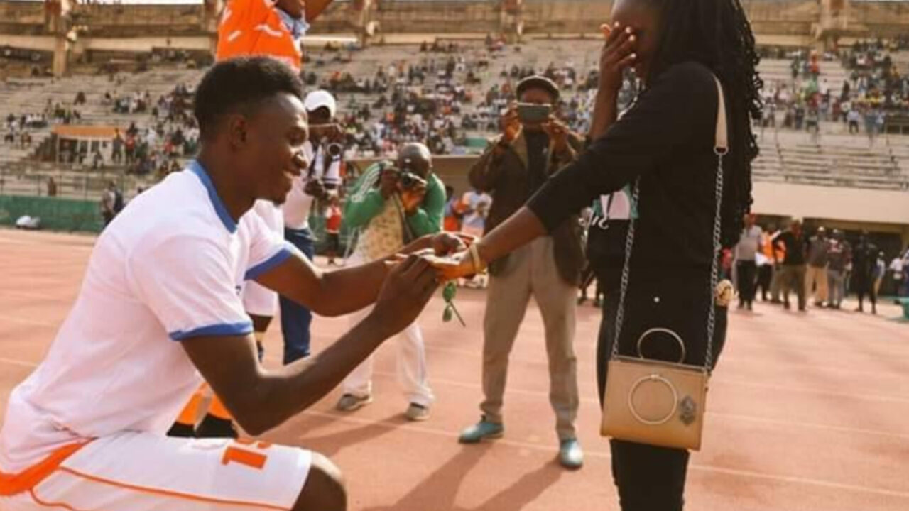 Akwa United Player Proposes To Girlfriend On Pitch Before Match In Jo