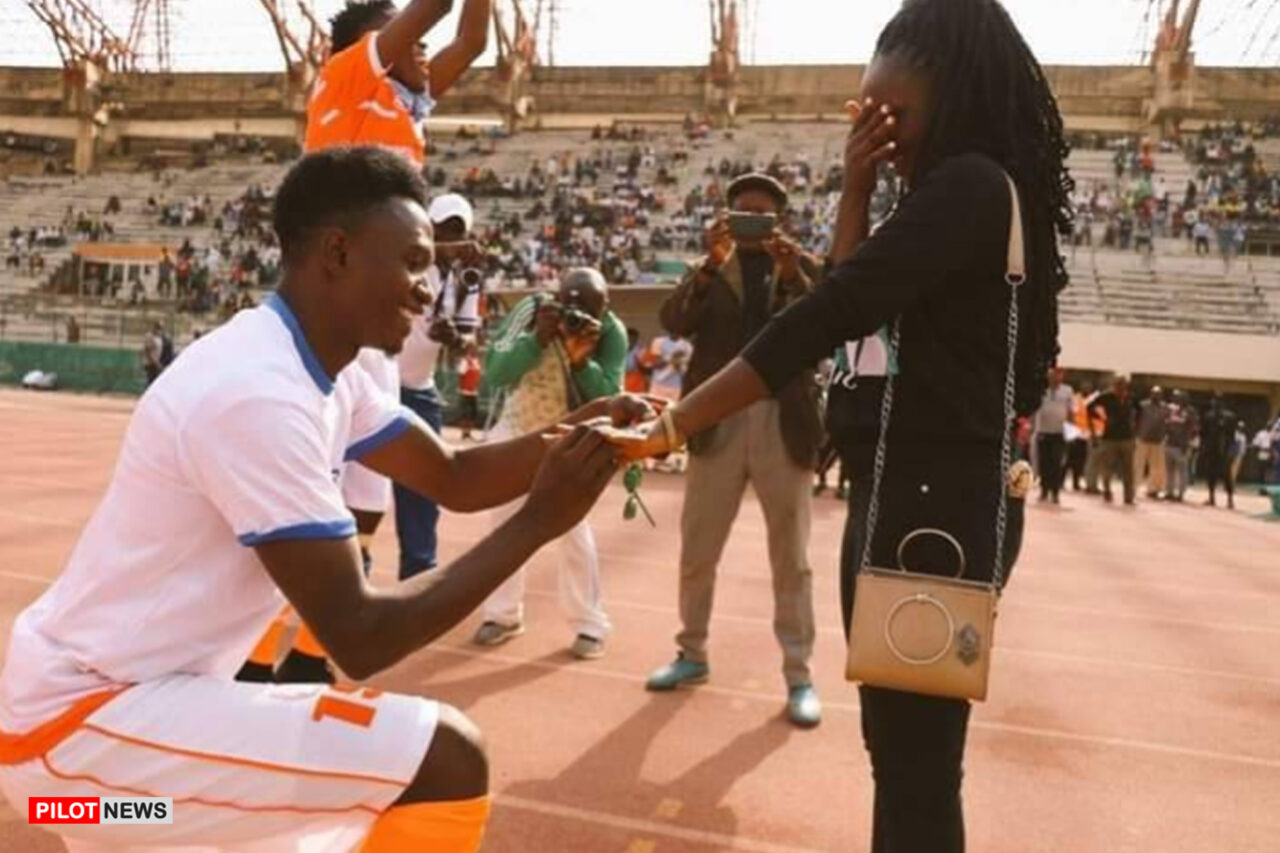 https://www.westafricanpilotnews.com/wp-content/uploads/2022/02/Soccer-Seth-Mayi-Awka-United-midfielder-proposes-to-fiance_WAP-1280x853.jpg