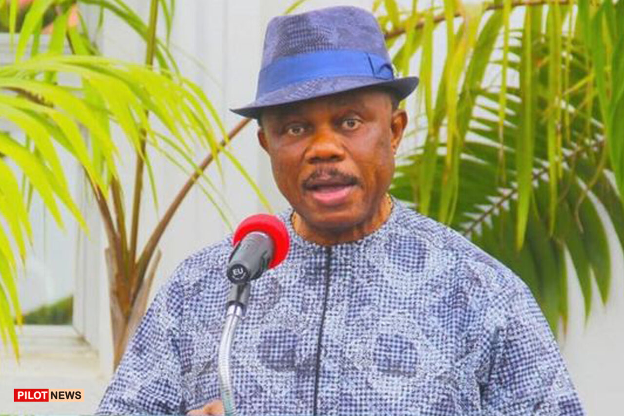 https://www.westafricanpilotnews.com/wp-content/uploads/2022/03/EFCC-arrests-Willie-Obiano-at-Lagos-airport_3-17-22_WAP-1280x853.jpg