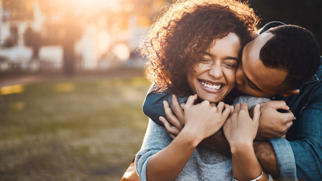 LOVE & HAPPINESS: Five Signs She Wants You To Be More Than A Friend