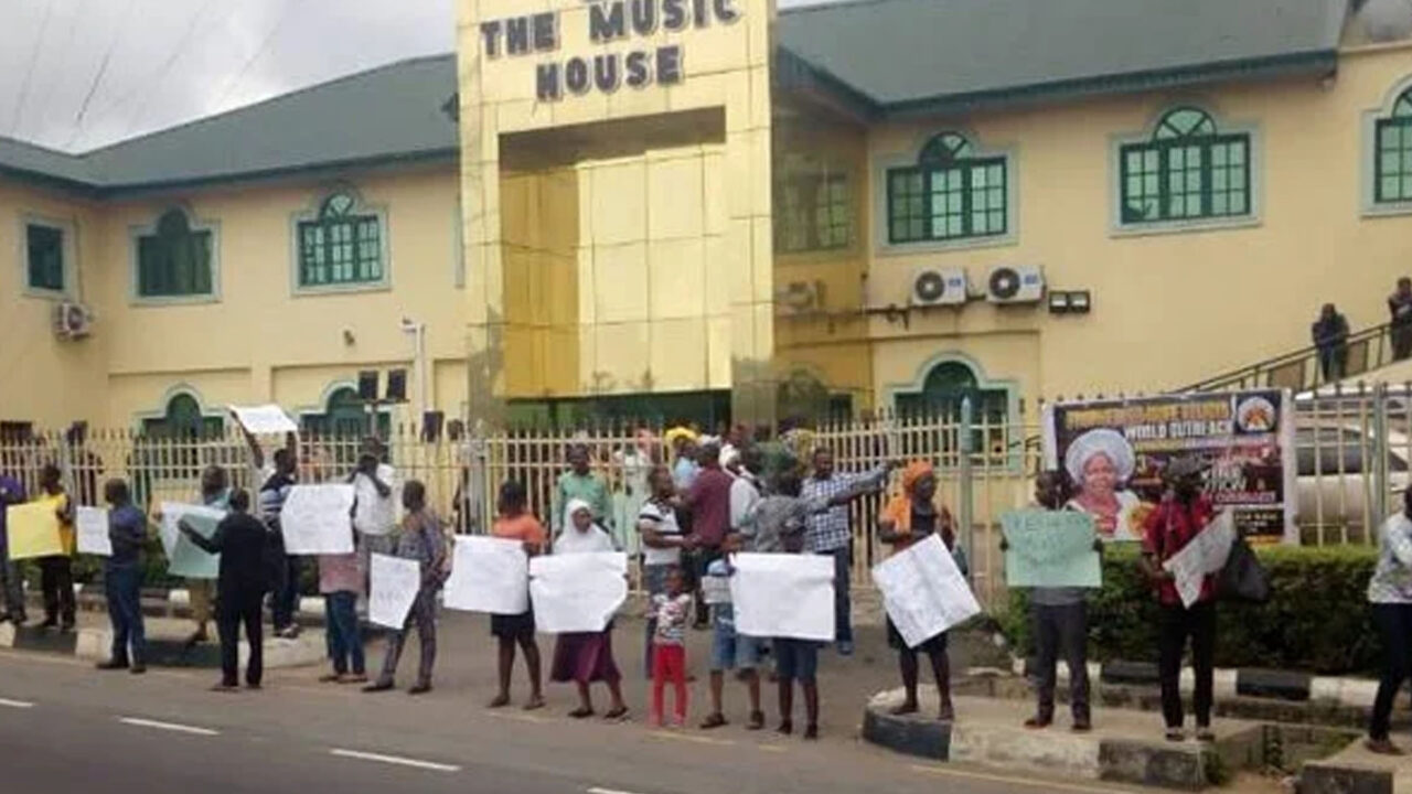 Gunmen Attack Yinka Ayefele’s Fresh FM During Live Broadcast