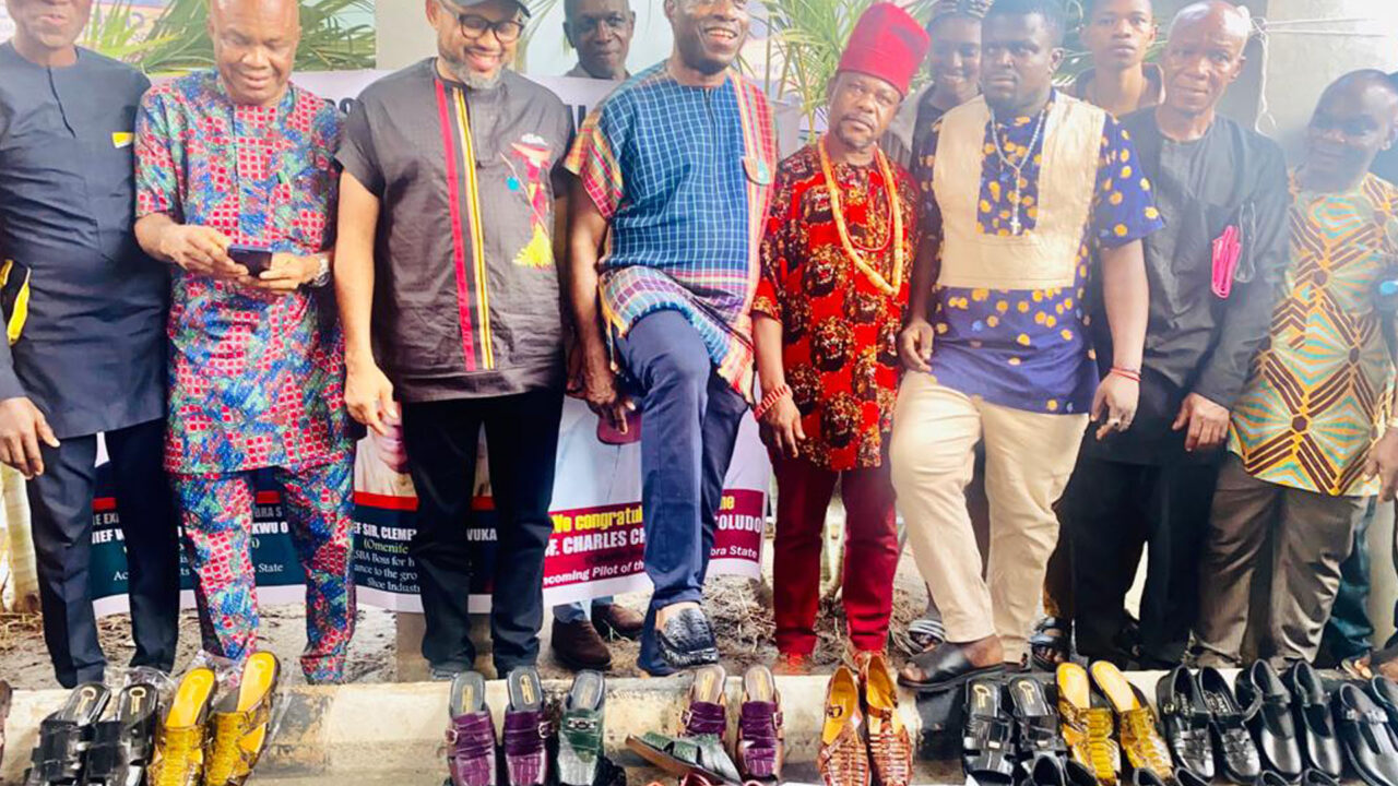 https://www.westafricanpilotnews.com/wp-content/uploads/2022/04/Governor-Soludo-showcase-Anambra-made-shoes_WAP-1280x720.jpg