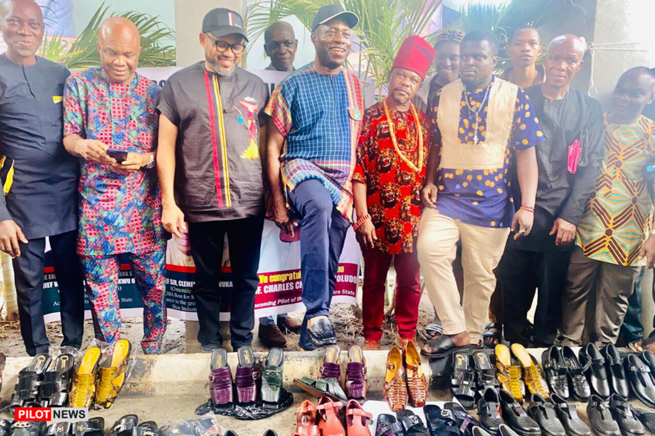 https://www.westafricanpilotnews.com/wp-content/uploads/2022/04/Governor-Soludo-showcase-Anambra-made-shoes_WAP-1280x853.jpg