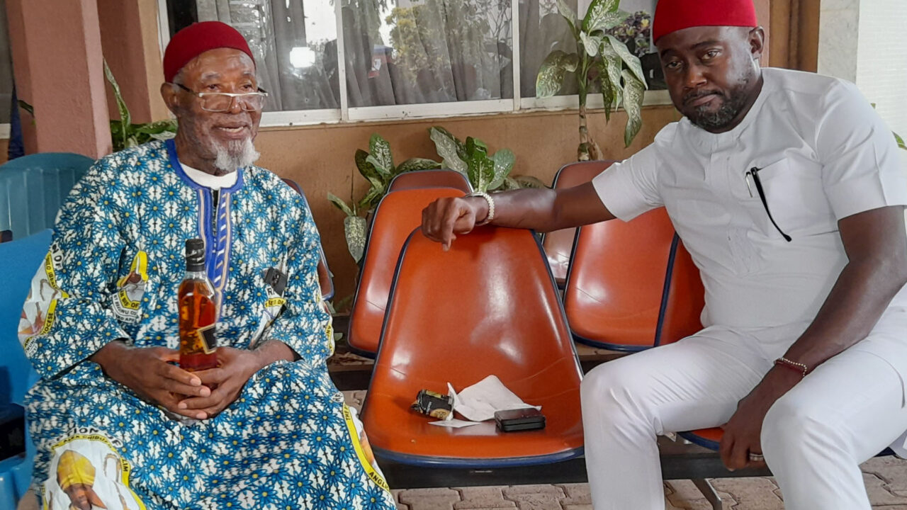 Uzuegbuna Okagbue Receives Royal Blessings from Igwe Mbaukwu