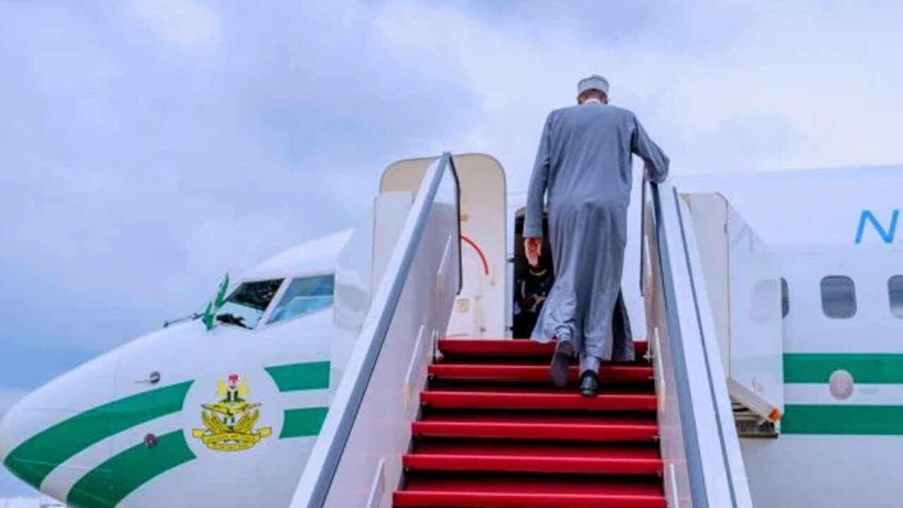Buhari Departs for UAE On Condolence, to Meet New President