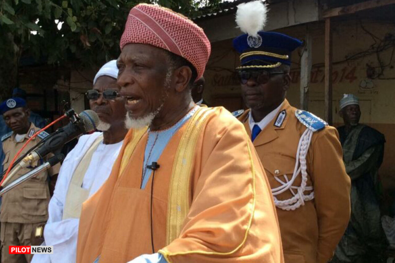 https://www.westafricanpilotnews.com/wp-content/uploads/2022/05/Sheikh-Muhammad-Sani-Yahya-Jingir-lokacin-da-yake-gabatar-da-nasaiha-a-masallacin-Idi-na-hanyar-Bauchi-Road-da-ke-garin-Jos_file-1280x853.jpg