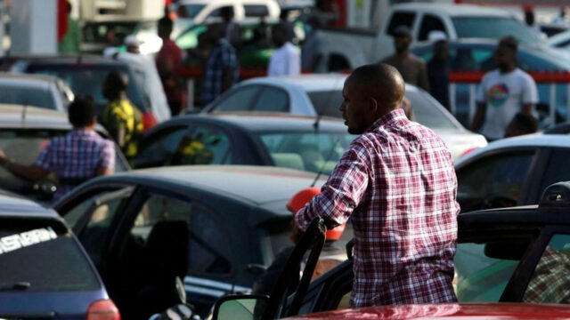 Dangote Refinery Slashes Petrol Price to ₦699 per Litre, Market Responds