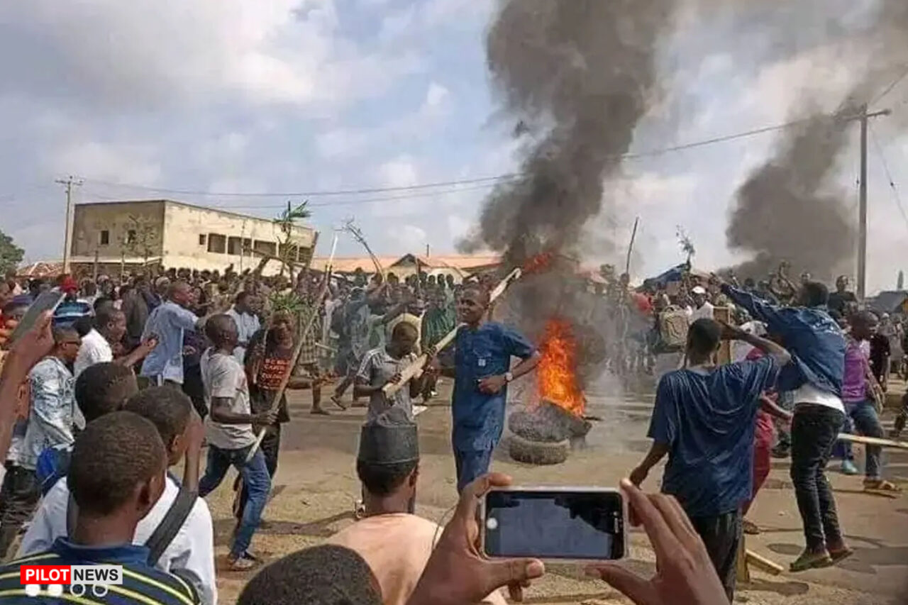 https://www.westafricanpilotnews.com/wp-content/uploads/2022/07/Protest-Abubakar-Tatari-Ali-Polytechnic-ATAP-Bauchi_File_2-1280x853.jpg