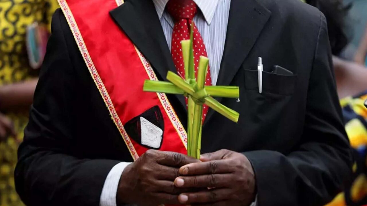 https://www.westafricanpilotnews.com/wp-content/uploads/2022/08/Religion-A-Catholic-devotee-holds-palm-during-Palm-Sunday-Mass-at-St.-Dominic-Lagos_cfr-1280x720.jpg