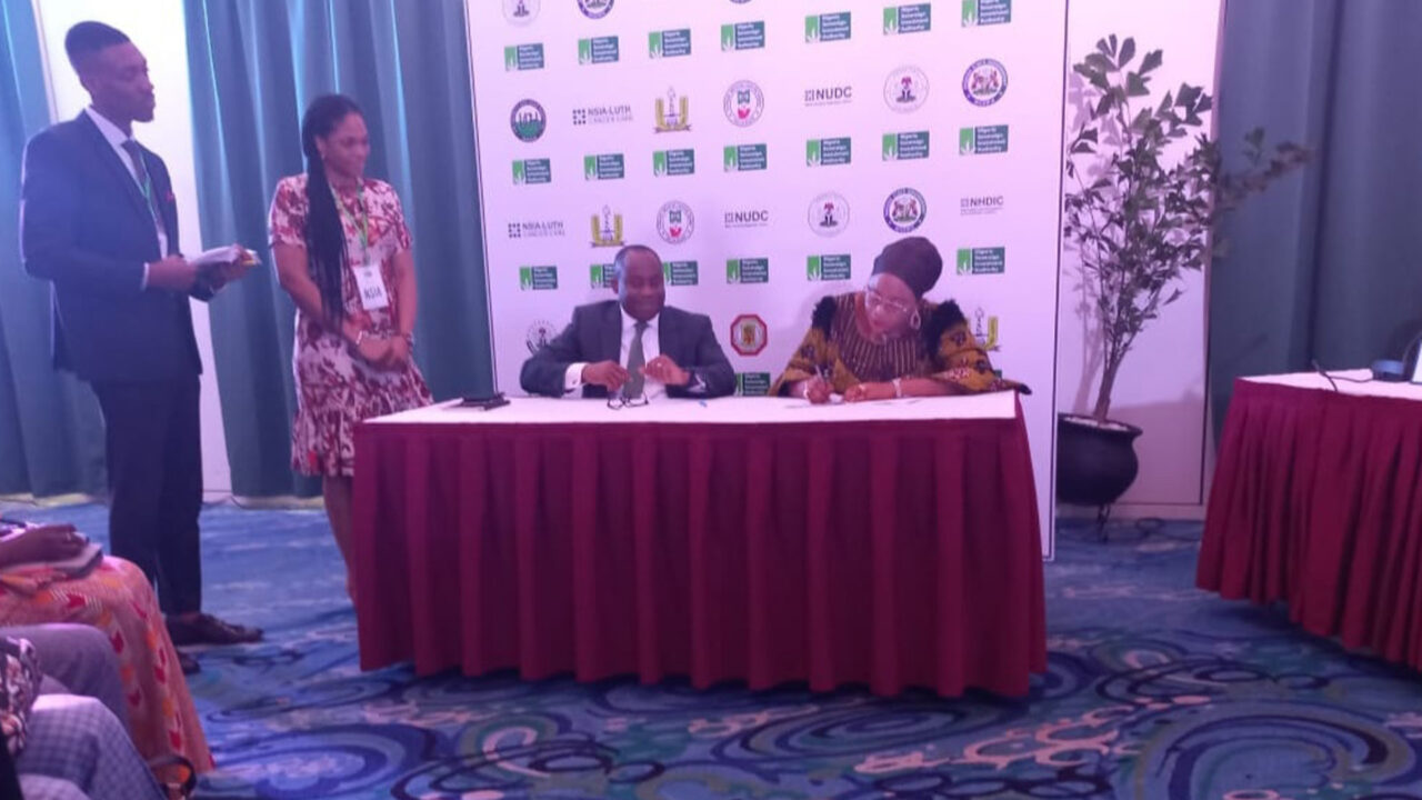 https://www.westafricanpilotnews.com/wp-content/uploads/2022/09/Health-MDC-Mrs.-Cecilia-Ezeilo-signing-the-Agreement-with-NSIA_file-1280x720.jpg