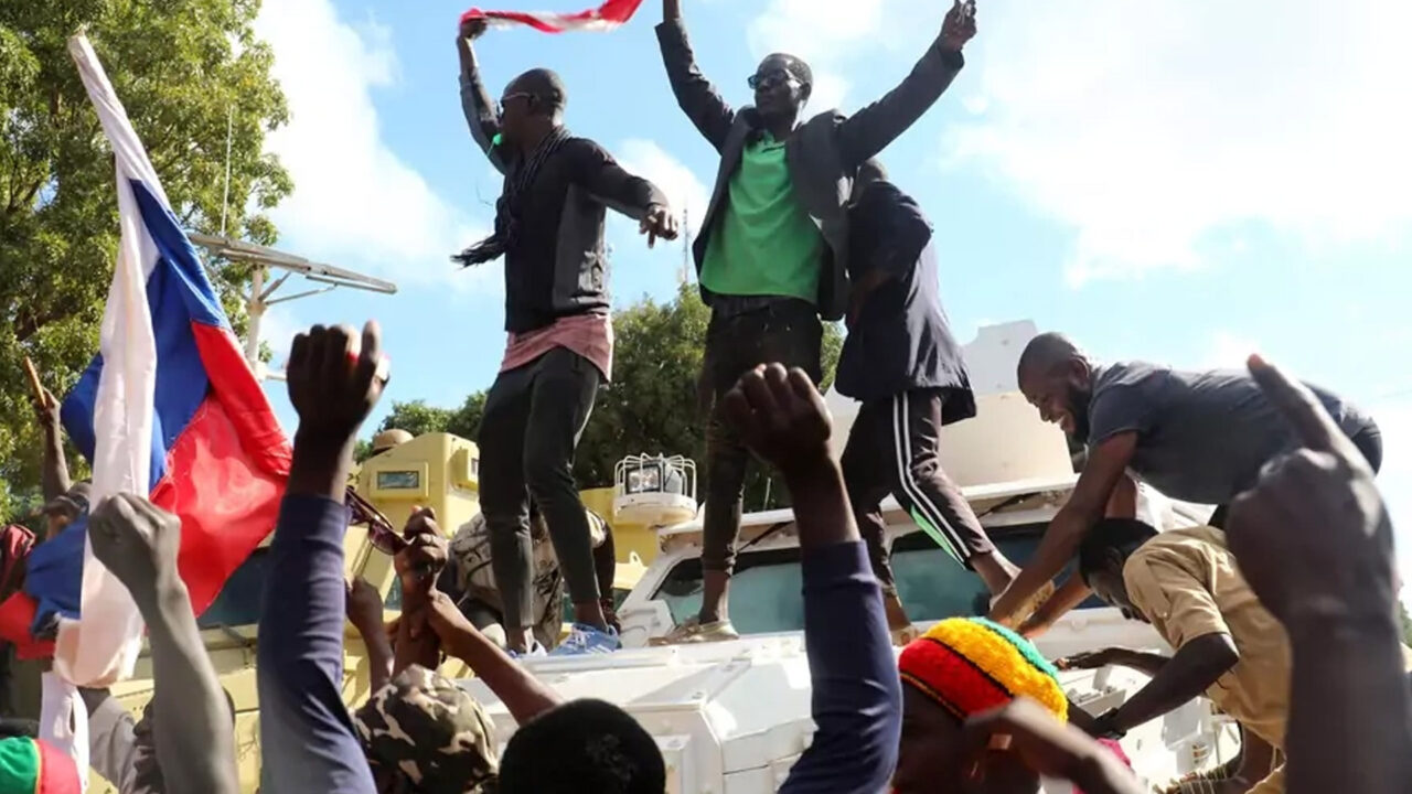 https://www.westafricanpilotnews.com/wp-content/uploads/2022/10/Burkina-Faso-New-leader-Ibrahim-Traore-supporters-demonstrate-in-Ouagagougou_file_crf-1280x720.jpg
