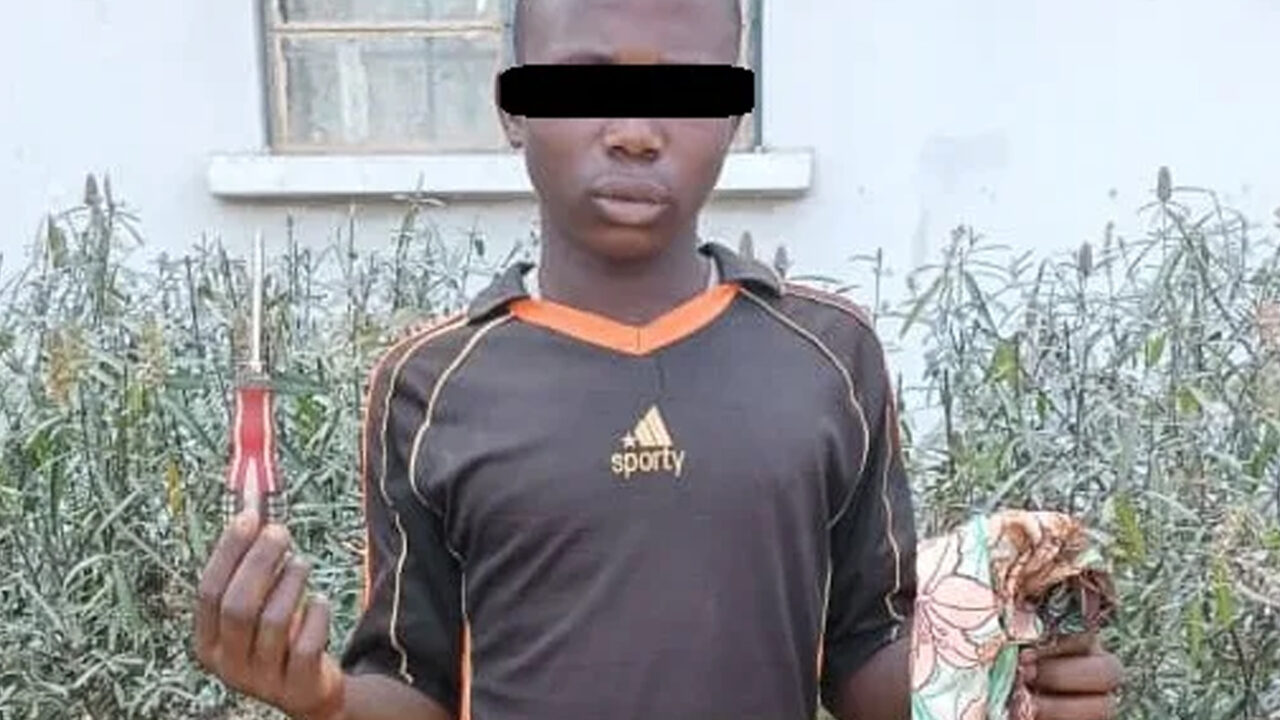 A 20-year-old Kills StepMother, Strangled 8 Months Daugther