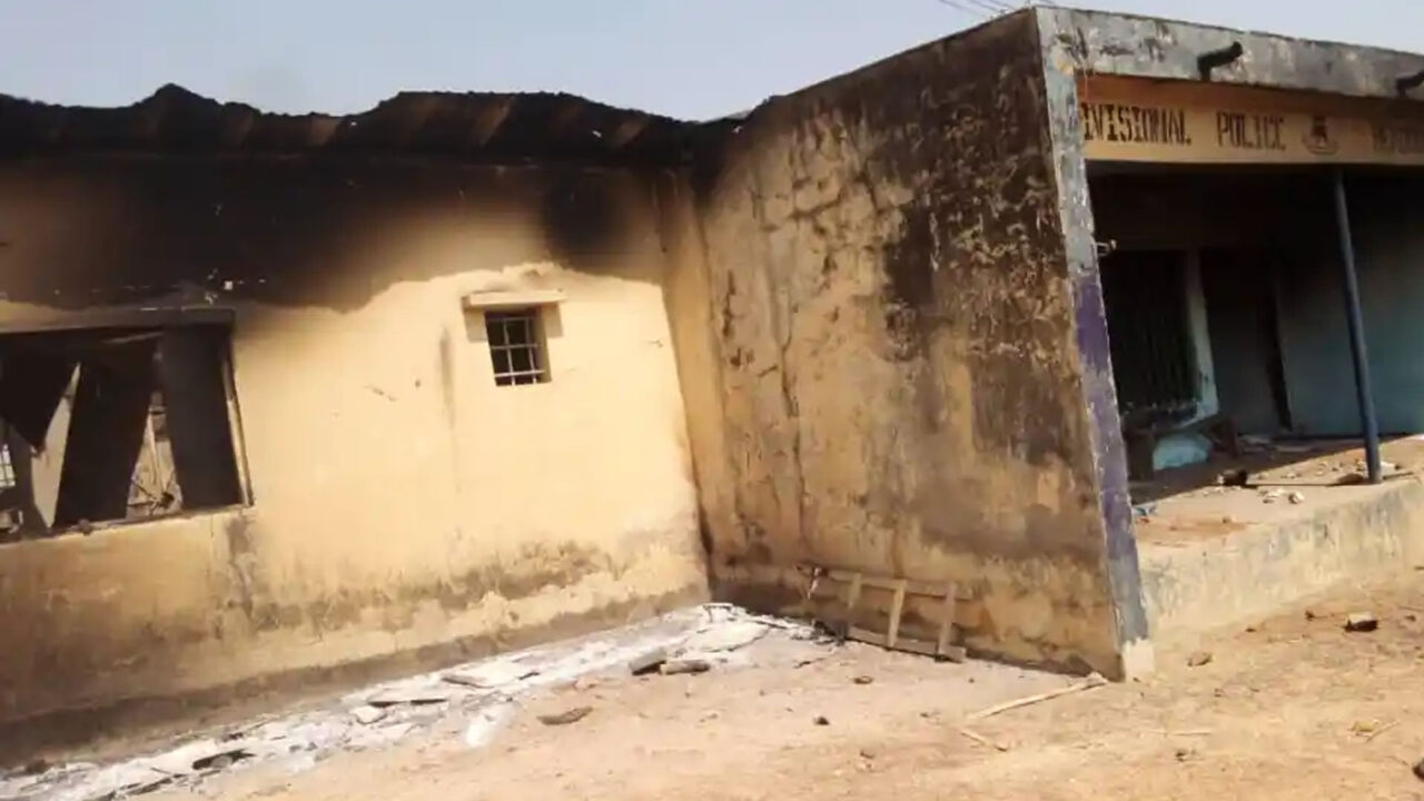 Youths Burns Down Police Station In Niger State