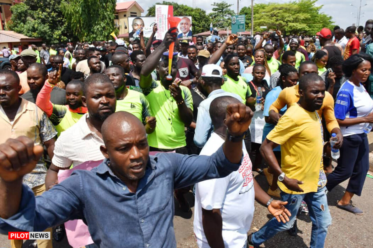https://www.westafricanpilotnews.com/wp-content/uploads/2023/03/Enugu-protests-1280x853.jpg