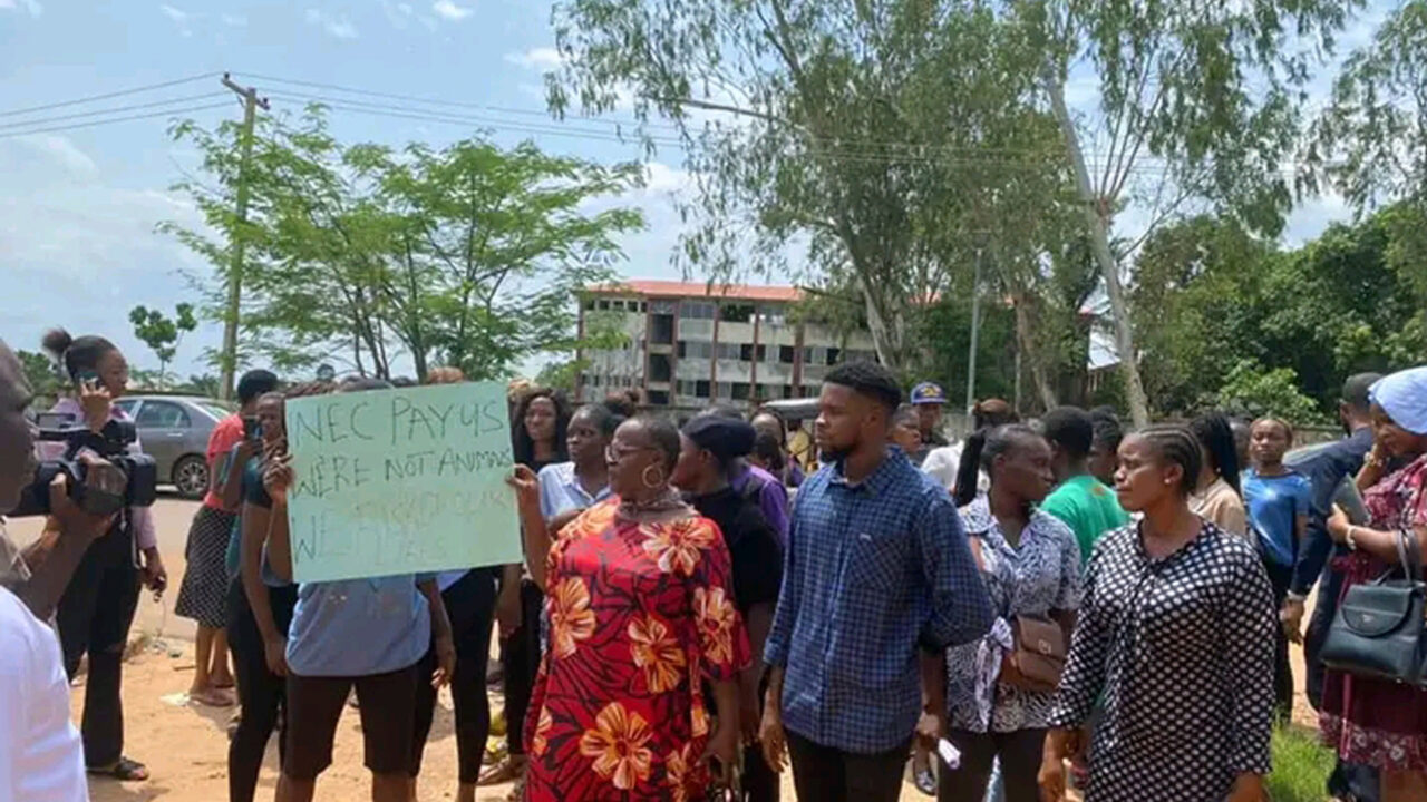 INEC’s Adhoc Staff in Anambra Protest Non-payment of Allowances