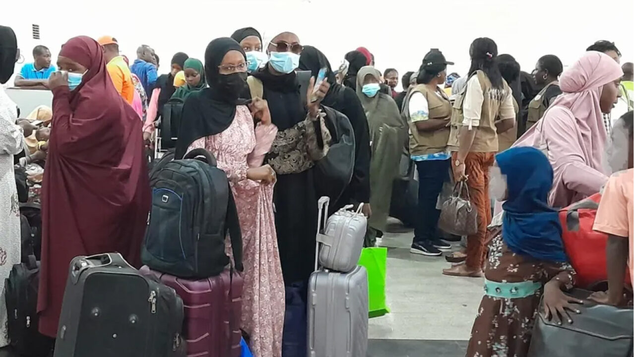 The second Batch Of 130 Returnees From Sudan Arrives in Nigeria