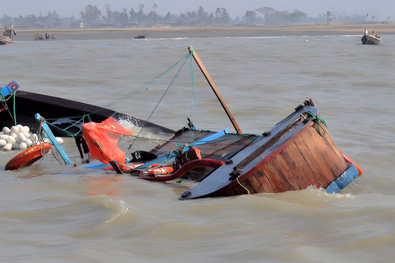 https://www.westafricanpilotnews.com/wp-content/uploads/2023/06/Boat-Capsize-Kills-110-Persons-In-Kwara-1280x853.jpg