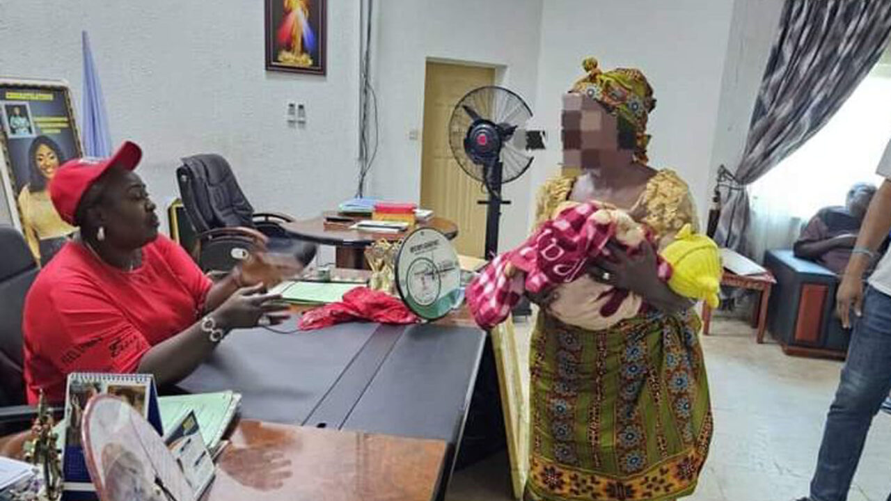 Teenager abandons baby in Anambra hospital after delivery