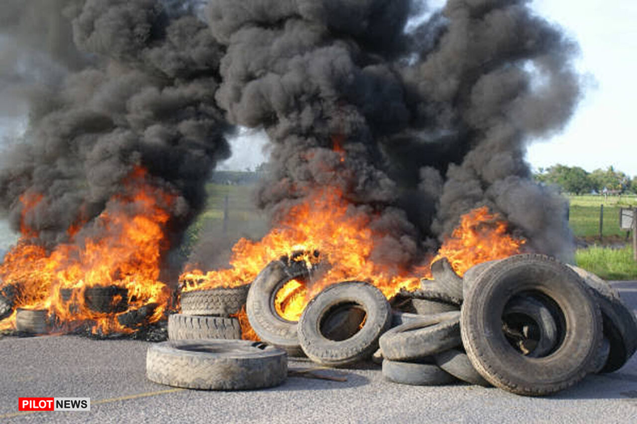 https://www.westafricanpilotnews.com/wp-content/uploads/2024/01/Burning-Tires-1280x853.jpg