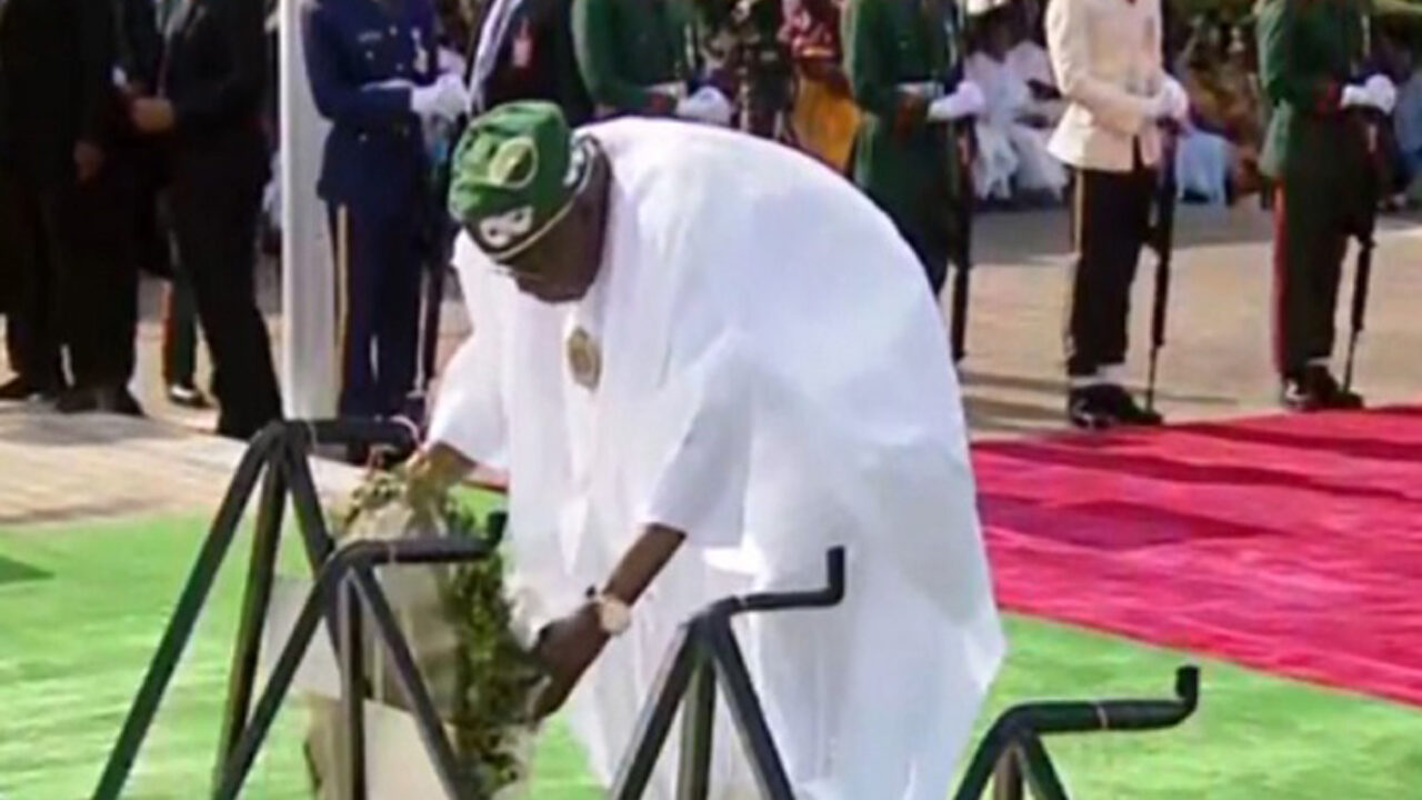 President Tinubu, Others Lay Wreaths On Tombs Of The Fallen Heroes